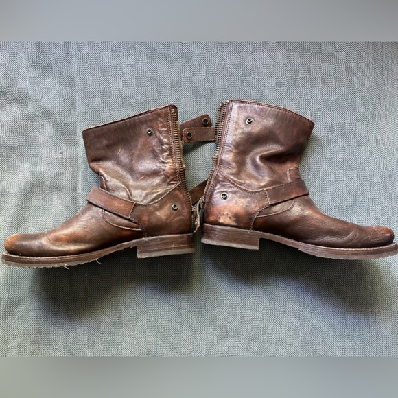 Brown Frye Veronica Boots with Back Zip EUC - Picture 2 of 6